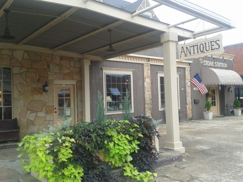 The Old Stone Station & Antique Gallery