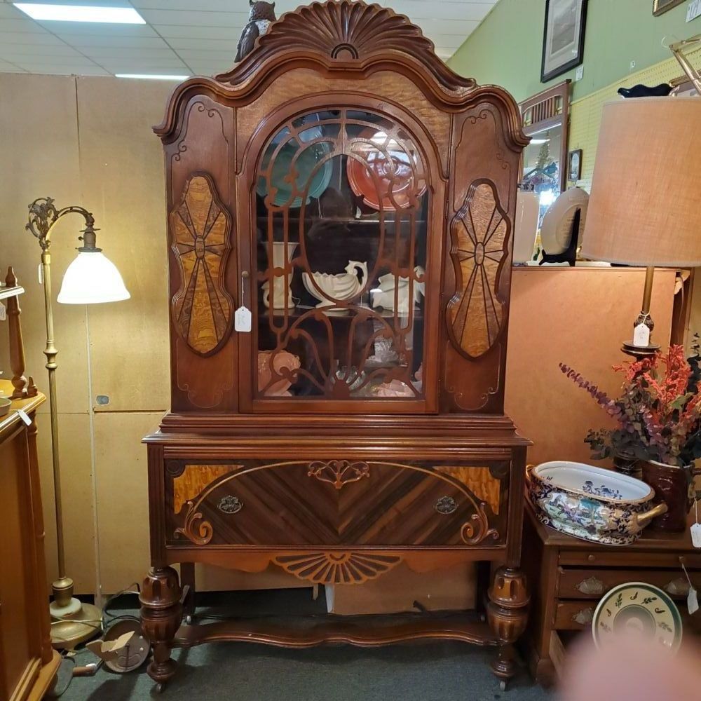 Sissy's Antiques and Interiors