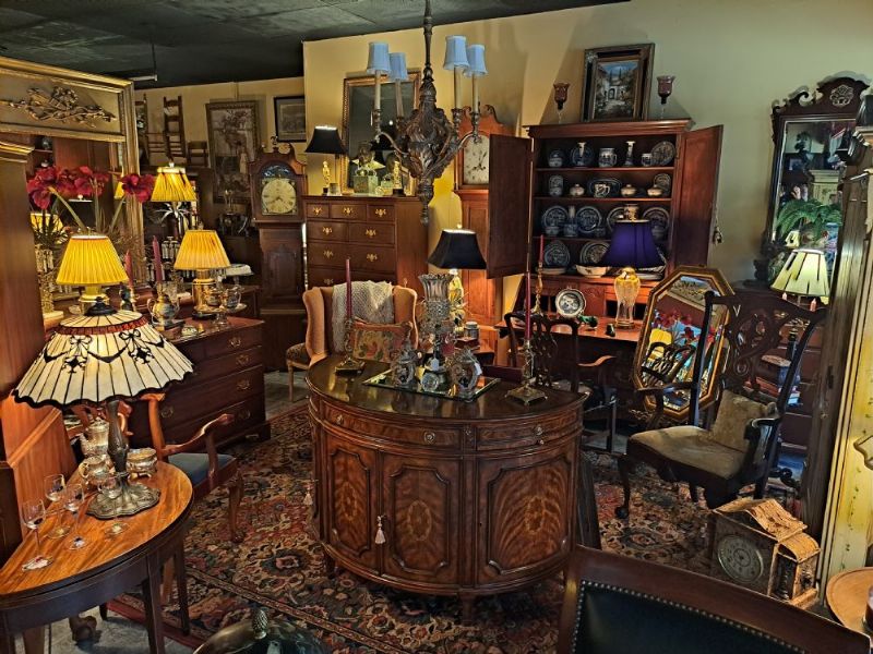 Slideshow Photos Pepper & Doughtie's Antiques & Gifts