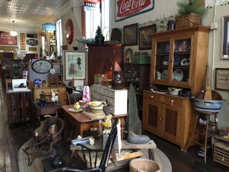 Corner Antiques Corner Antiques